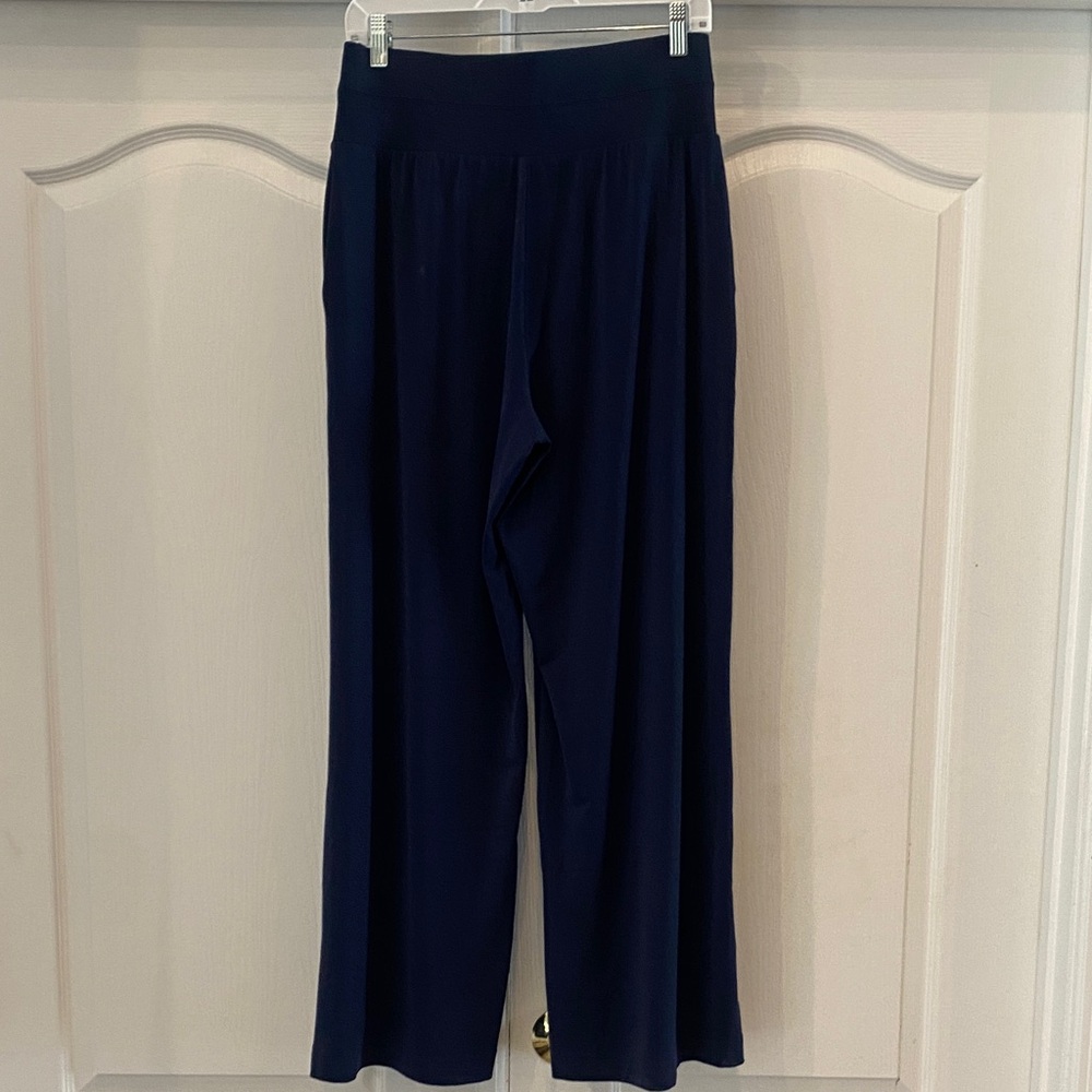 Lou & Grey Navy Wide-Leg Pull-On Athletic Pants. - Picture 4 of 7